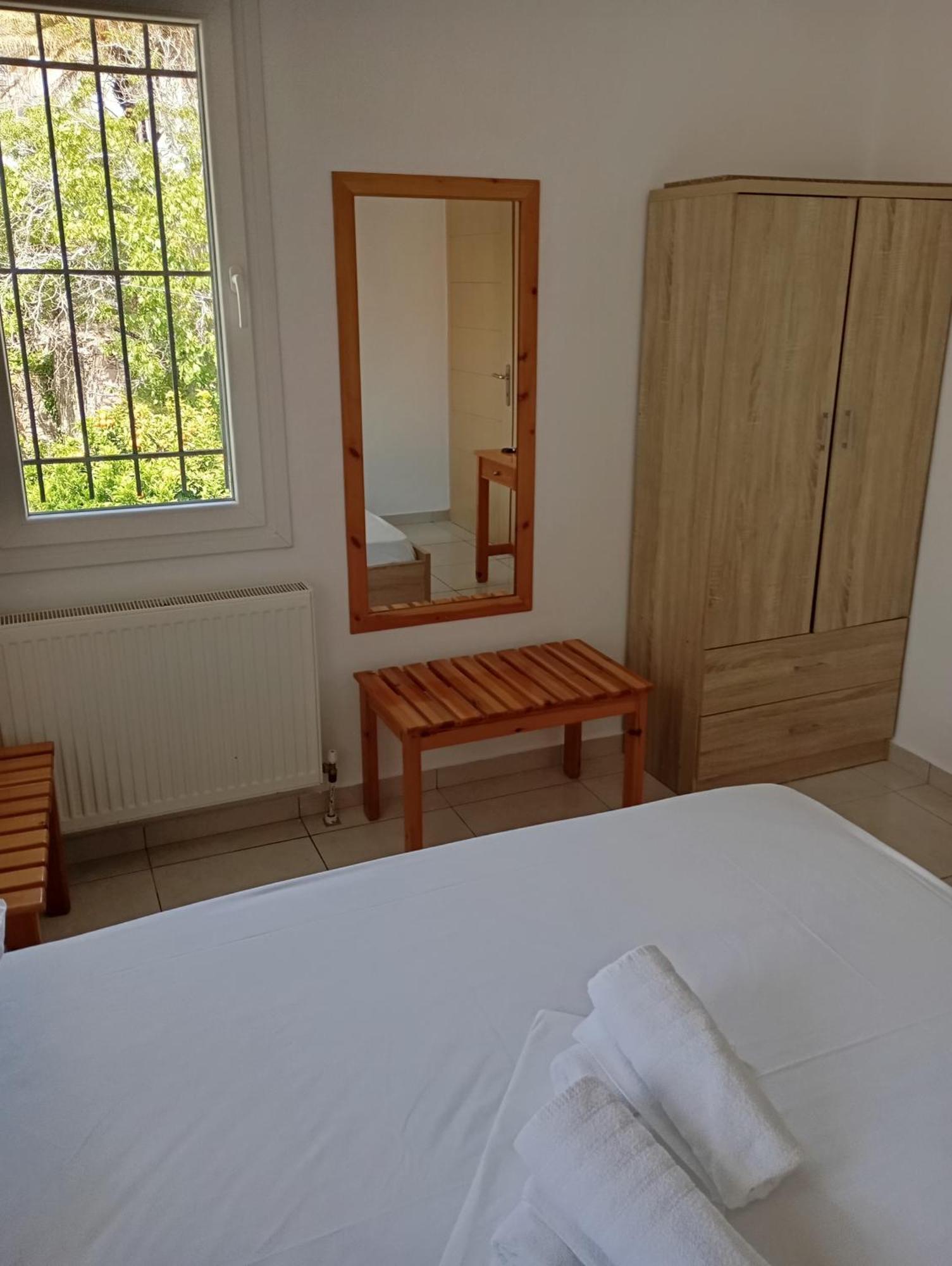 Pyrgos Sofokleous Hotel Mytilíni Екстериор снимка