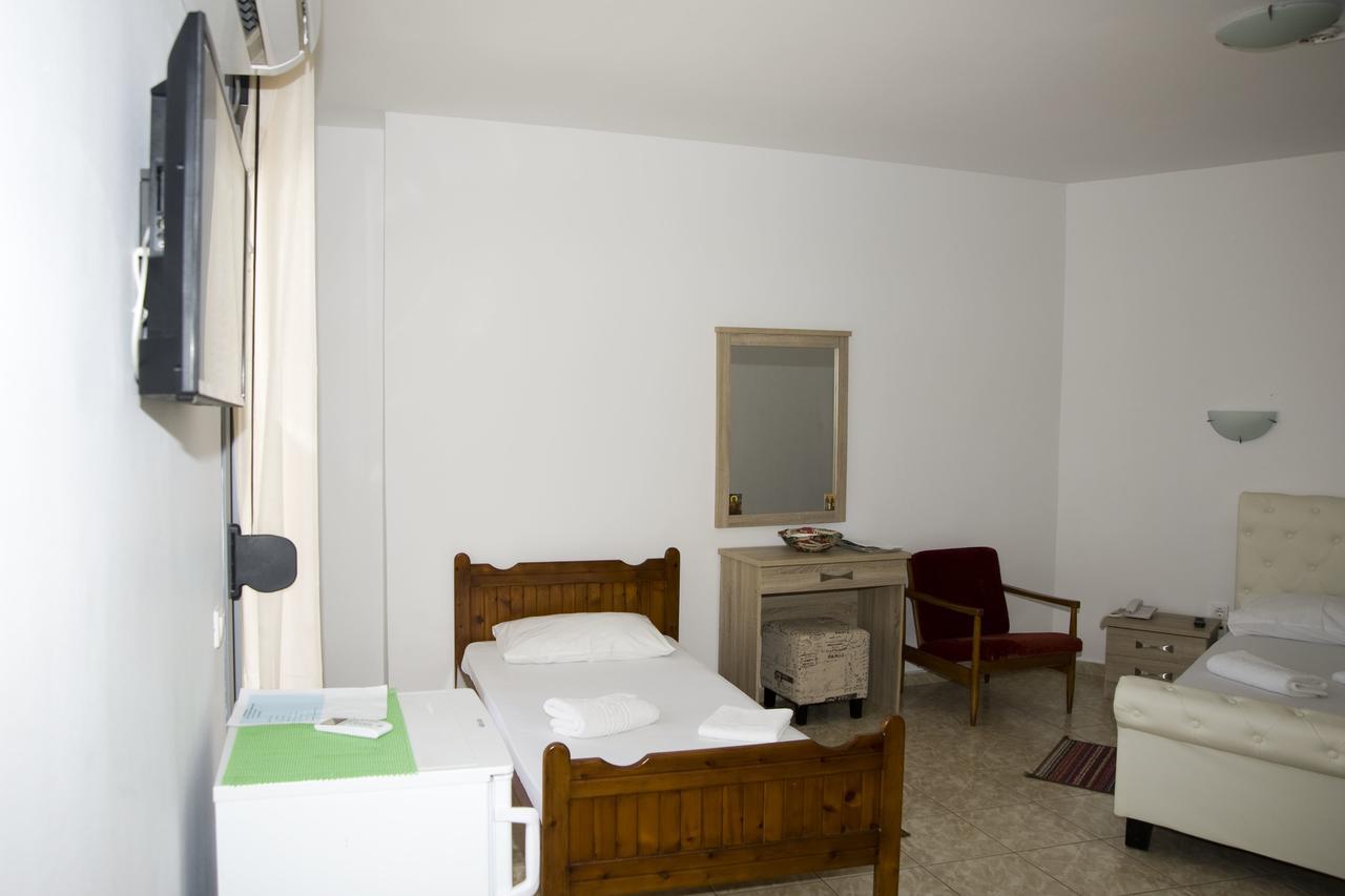 Pyrgos Sofokleous Hotel Mytilíni Екстериор снимка